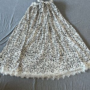 Chic Black and White Maxi Skirt